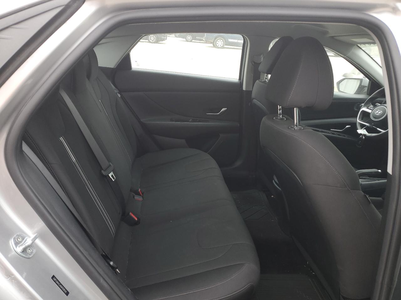2021 Hyundai Elantra - Image 10