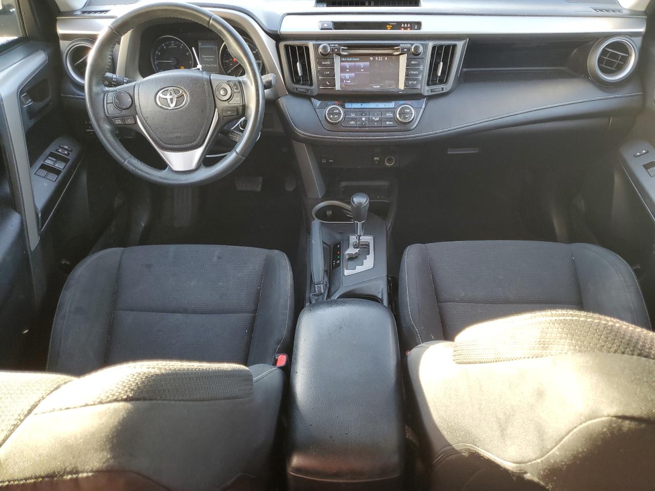 2018 Toyota RAV 4 - Image 8