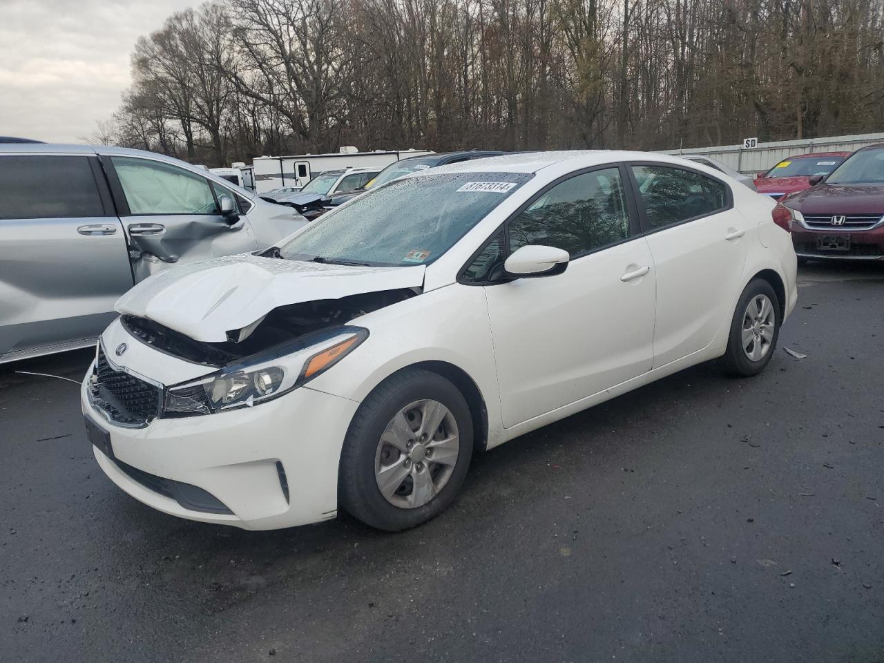 3KPFL4A7XJE280264 2018 KIA FORTE - Image 1