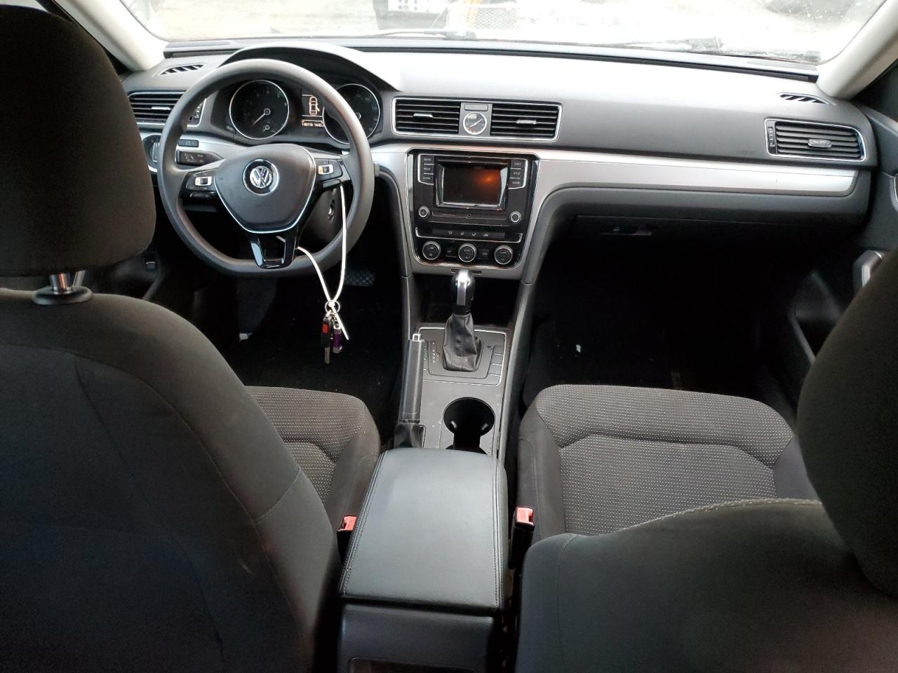 2016 Volkswagen Passat - Image 8