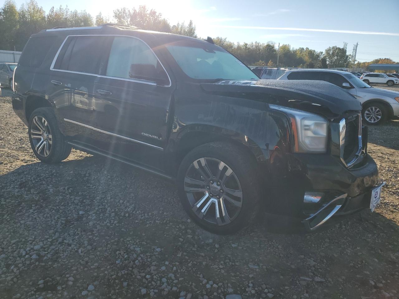 2017 GMC Yukon - Image 4