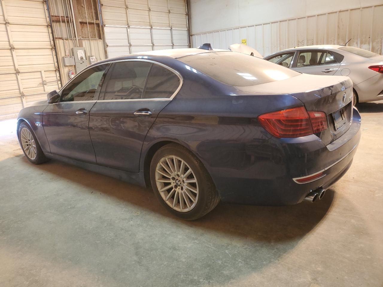 VIN WBA5A5C5XGG349625 2016 BMW 5 SERIES no.2