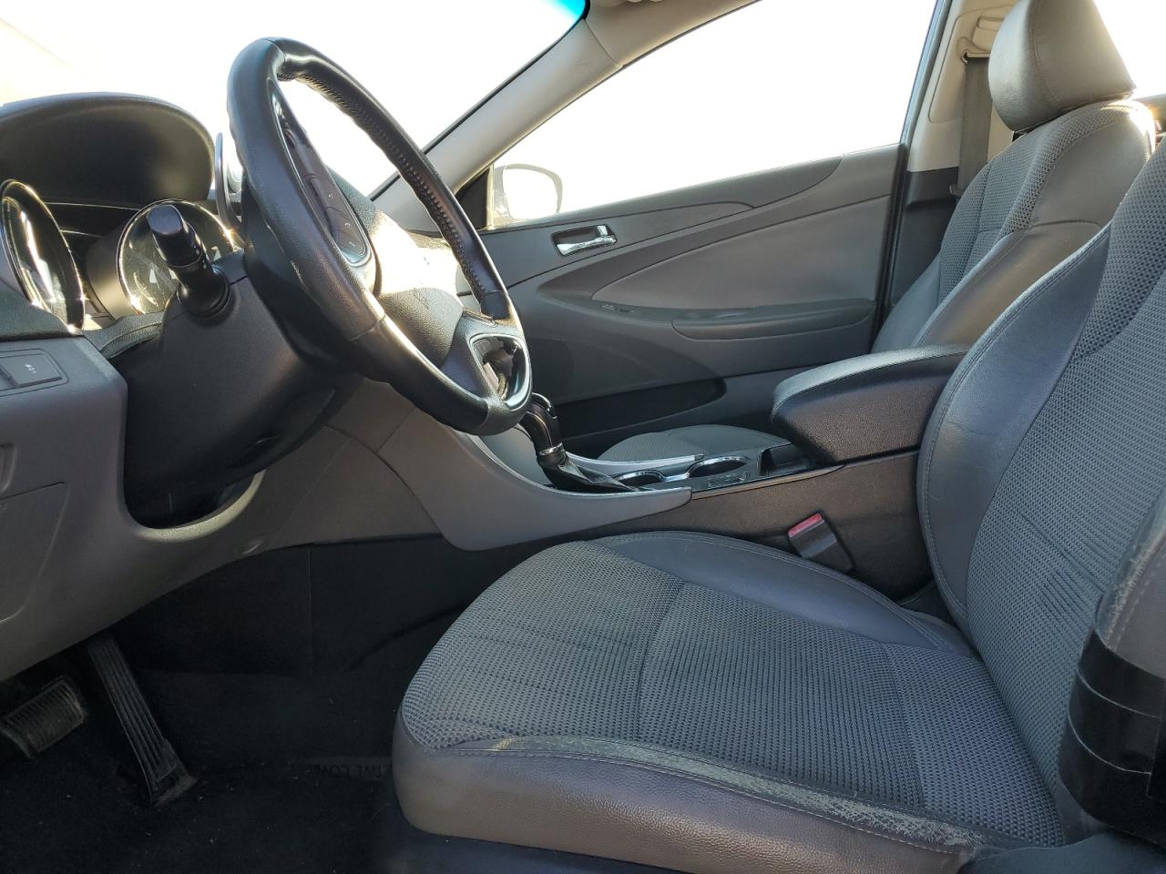 2013 Hyundai Sonata - Image 7