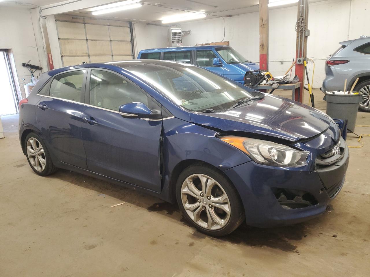 VIN KMHD35LE6DU104421 2013 HYUNDAI ELANTRA no.4