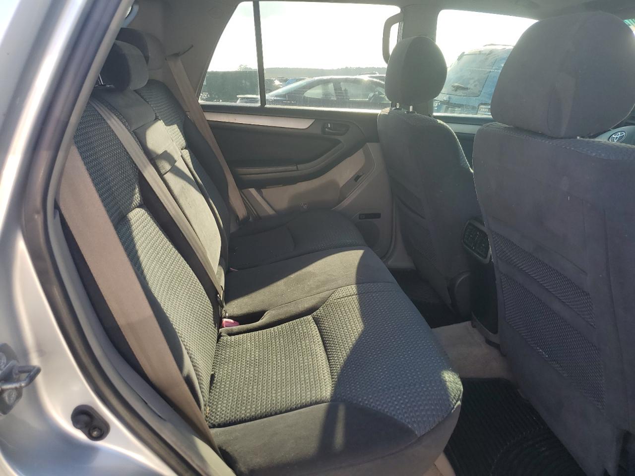2005 Toyota 4Runner - Image 10