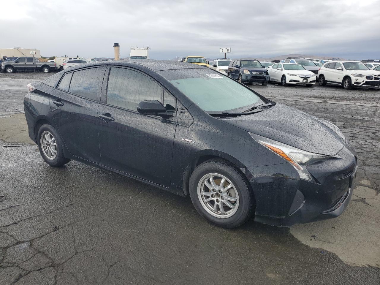 2018 Toyota Prius VIN: JTDKBRFU5J3065721 Lot: 82007694