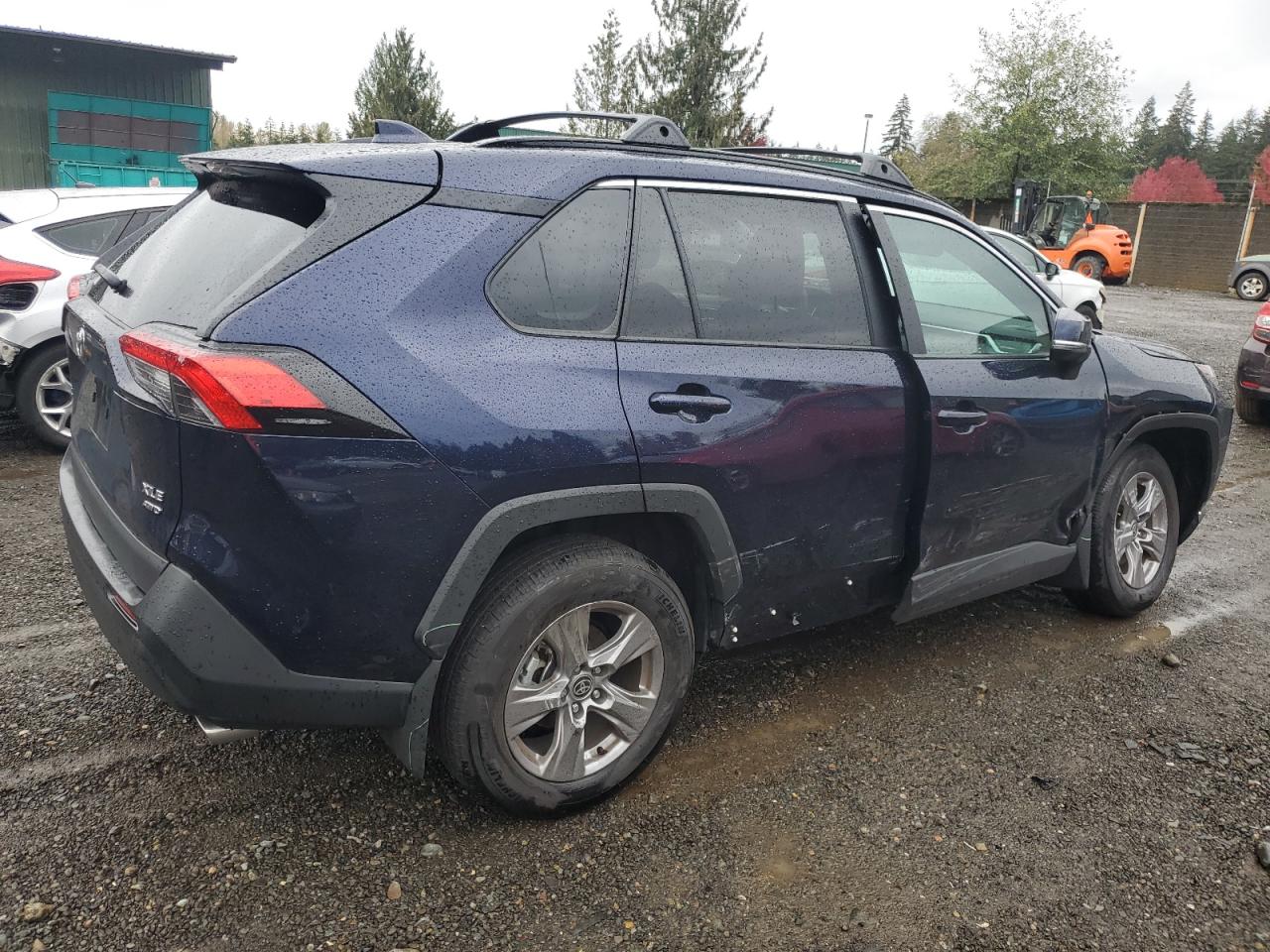 VIN 2T3P1RFV9PW398267 2023 TOYOTA RAV4 no.3