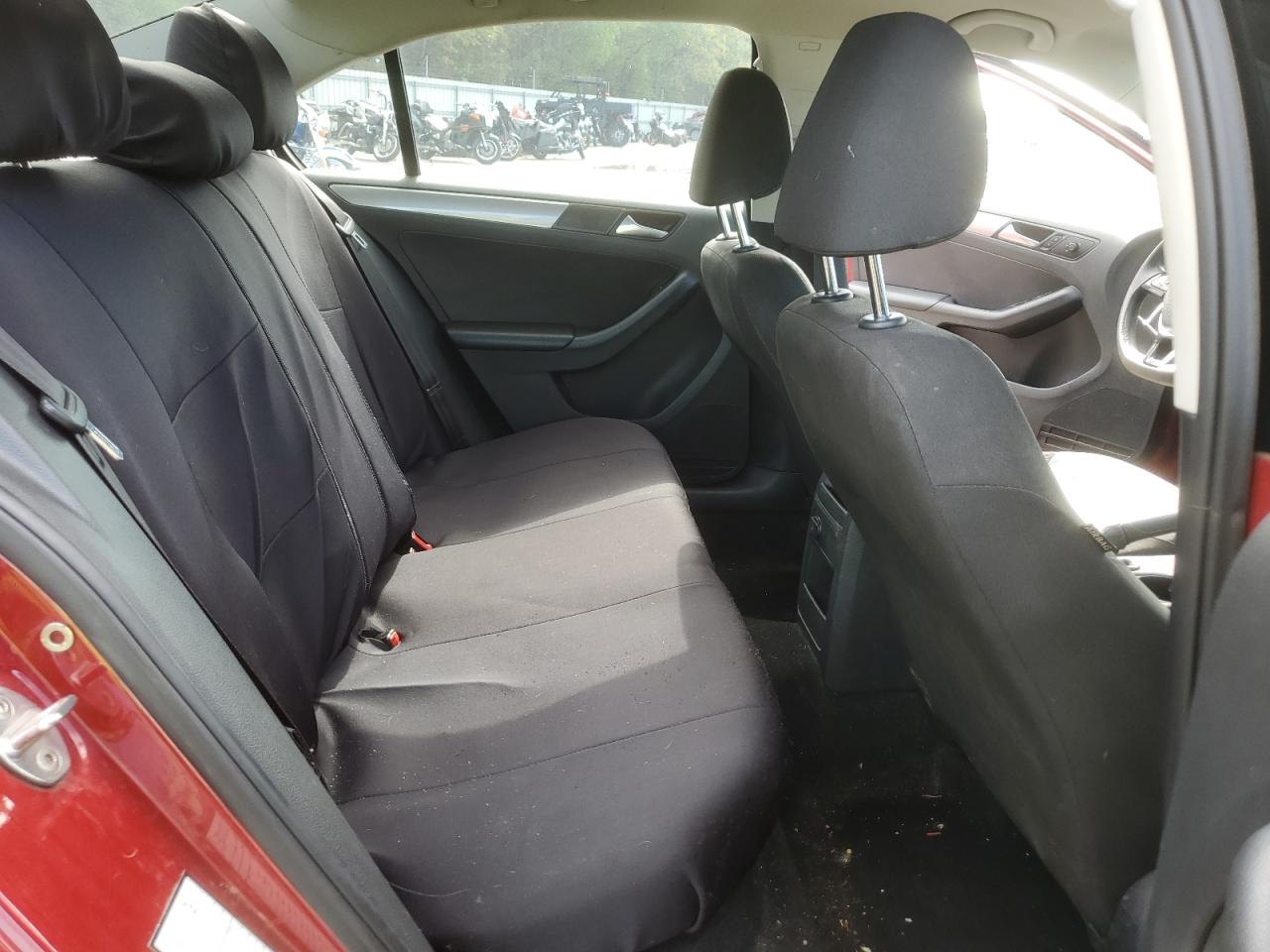 2017 Volkswagen Jetta - Image 11