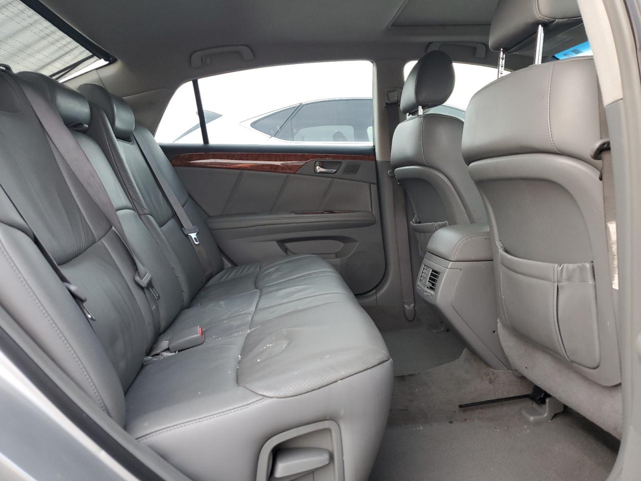 2006 Toyota Avalon - Image 10