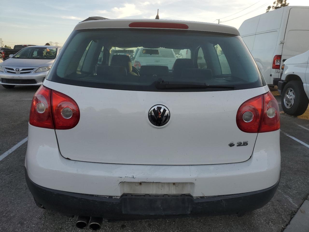 2009 Volkswagen Golf - Image 6