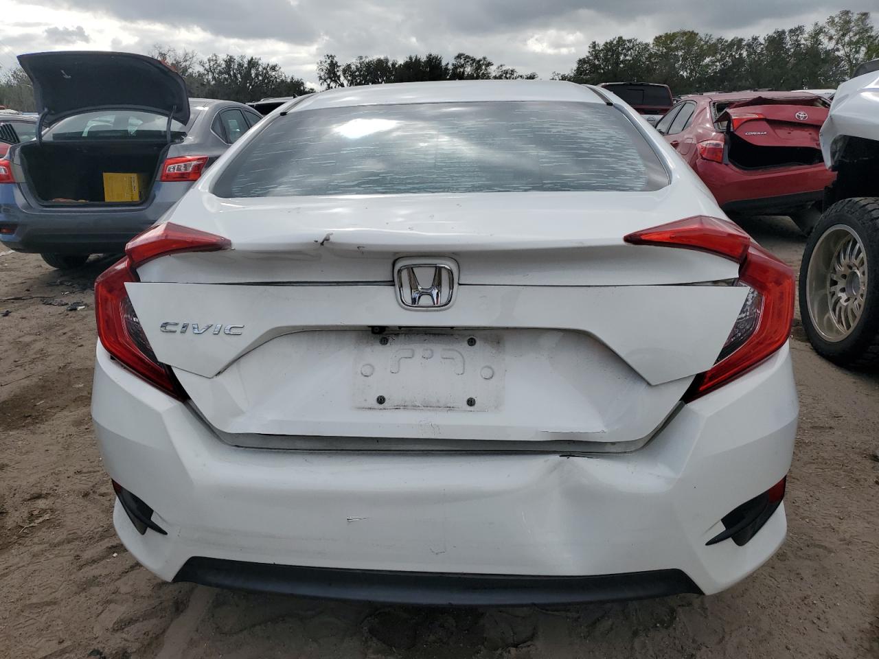 2018 Honda Civic Lx VIN: 2HGFC2F58JH564977 Lot: 81404194