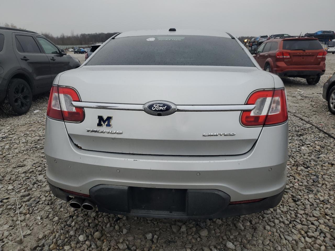 2011 Ford Taurus - Image 6