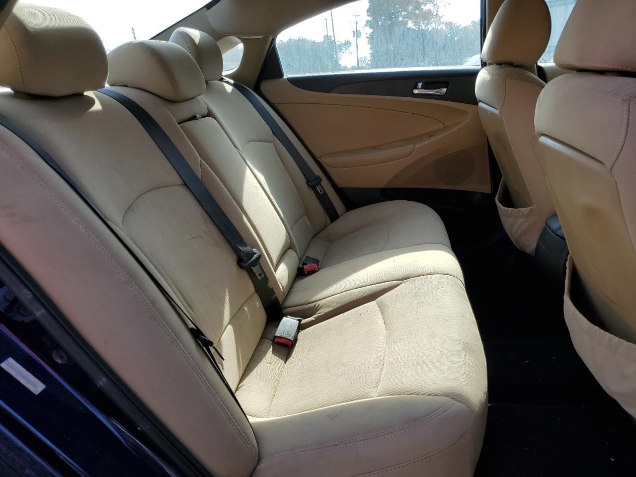 2011 Hyundai Sonata - Image 10