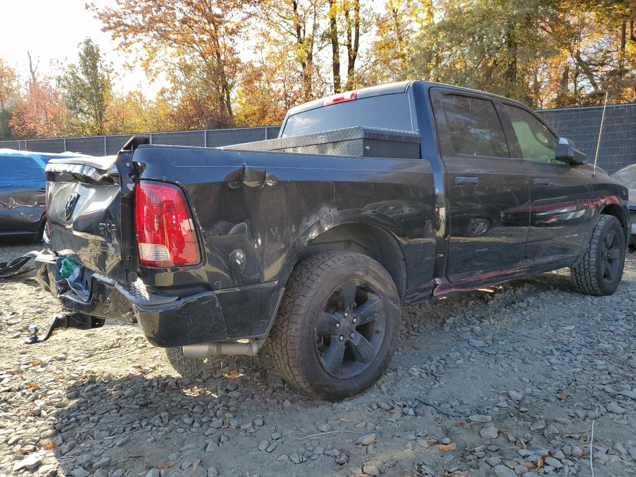 2015 RAM 1500 - Image 3