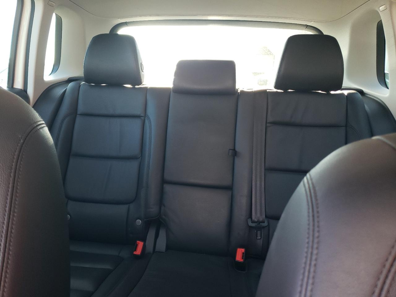 2017 Volkswagen Tiguan - Image 10