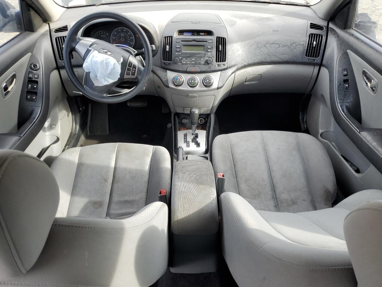 2010 Hyundai Elantra - Image 8