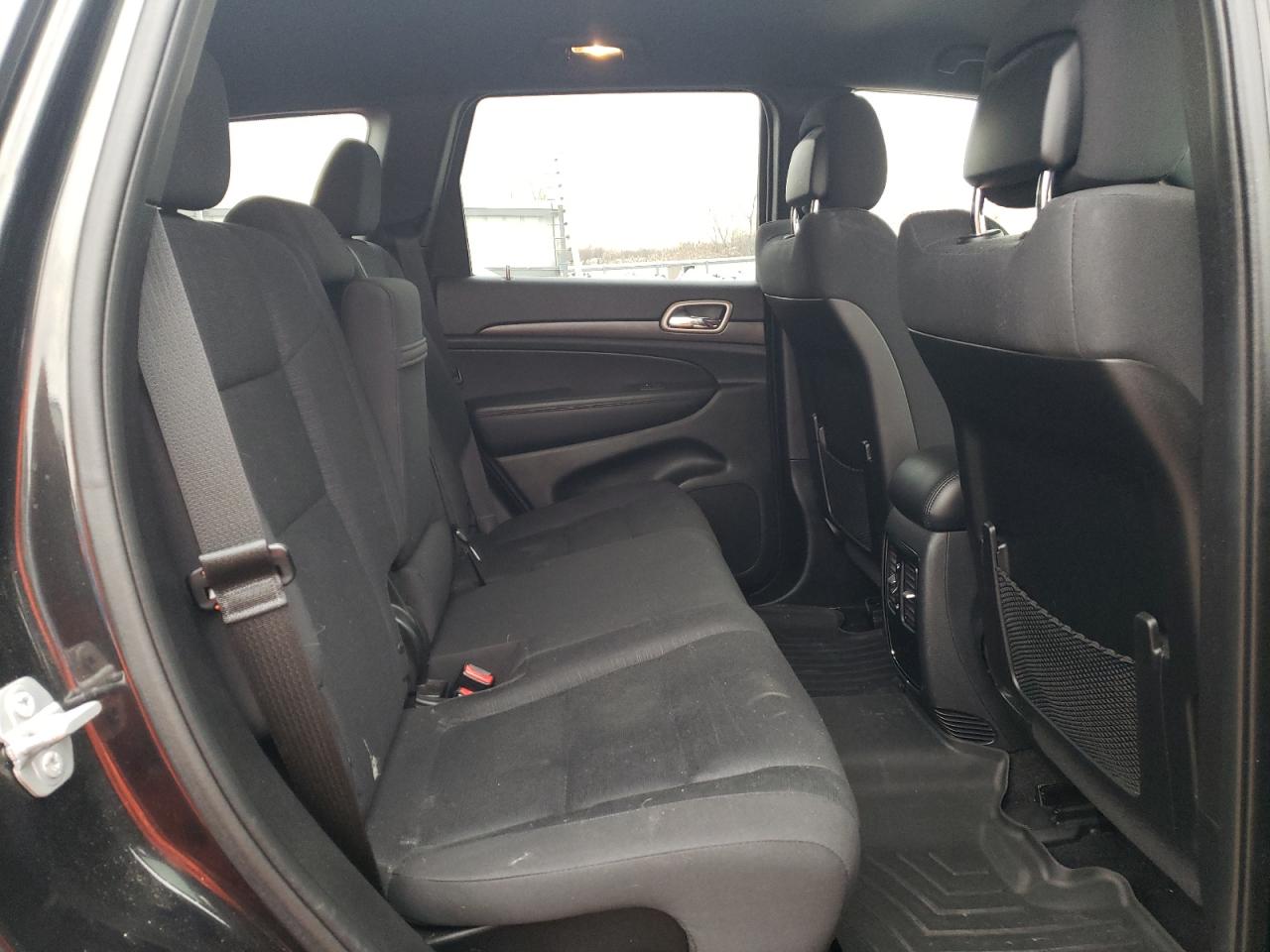 2015 Jeep Grand Cherokee - Image 10