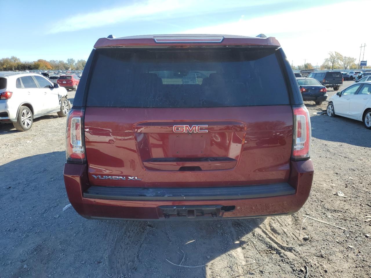 2017 GMC Yukon - Image 6