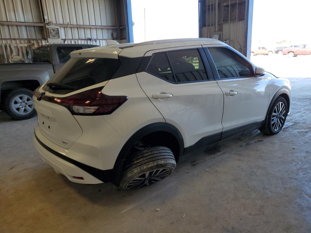 2024 Nissan Kicks - Image 3