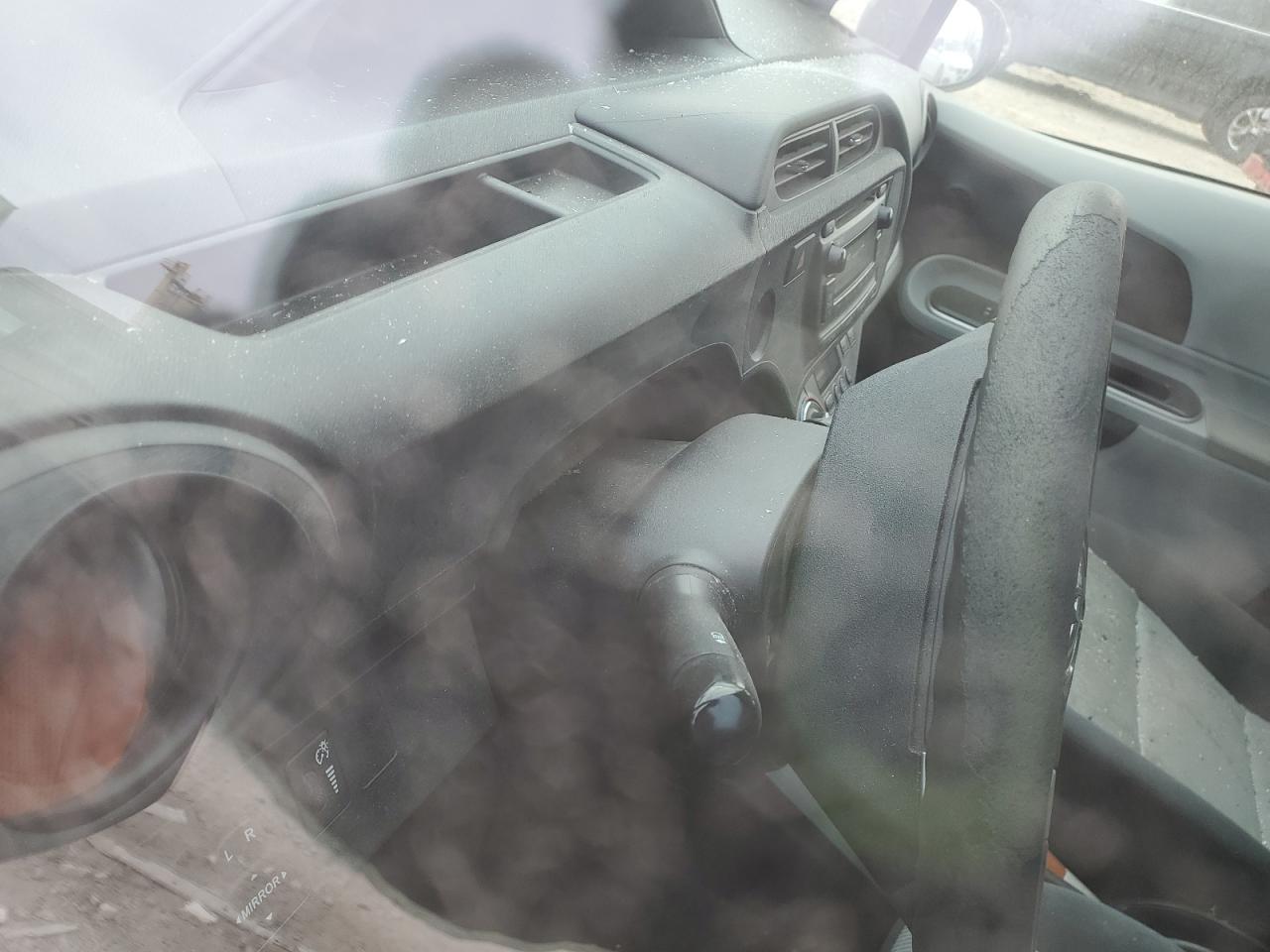 2014 Toyota Prius - Image 9