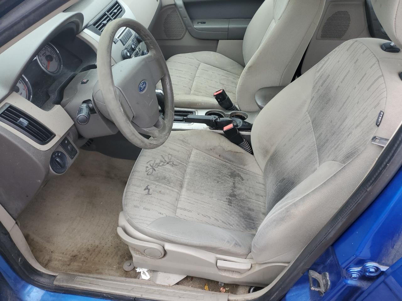 2010 Ford Focus - Image 7