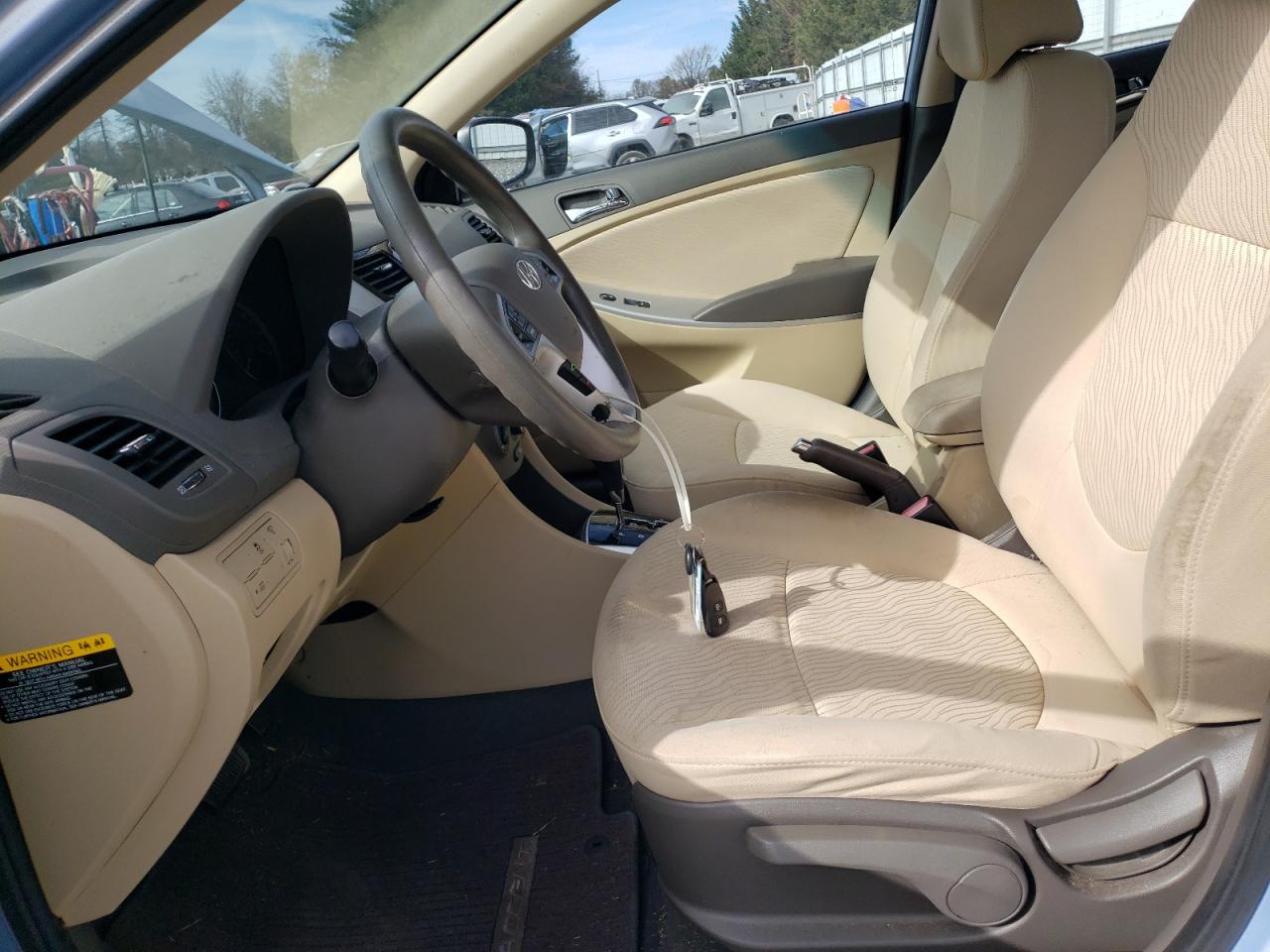 2013 Hyundai Accent - Image 7