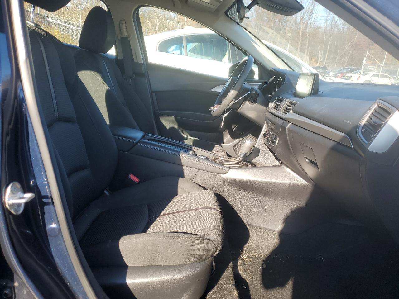 2018 Mazda 3 - Image 7