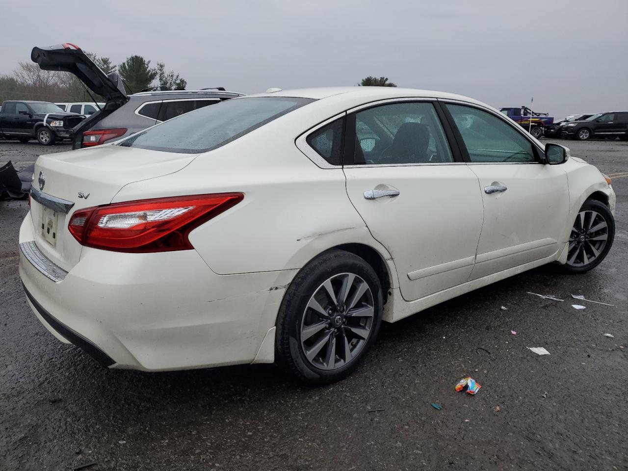 2016 Nissan Altima - Image 3