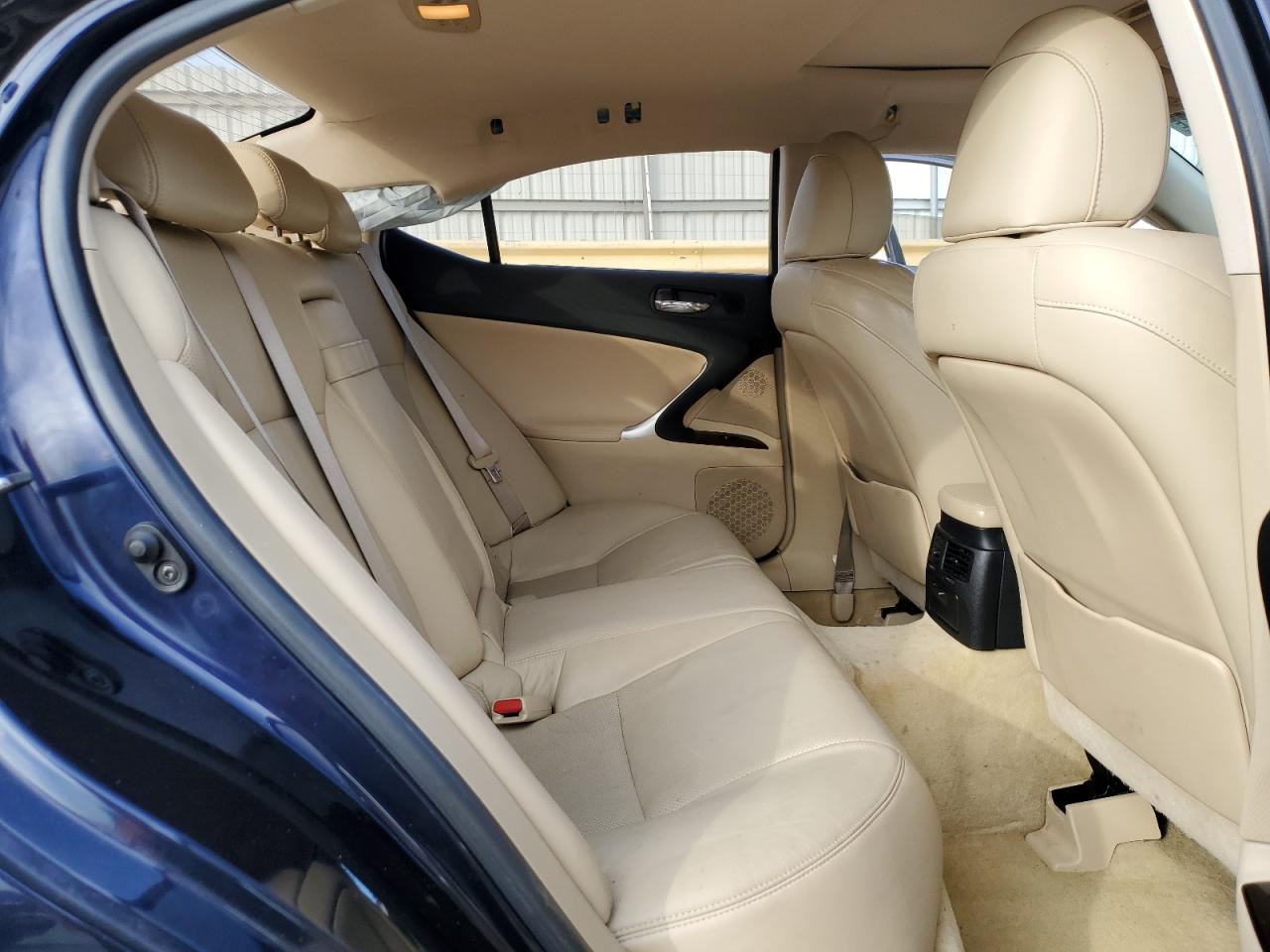 2007 Lexus IS - Image 10