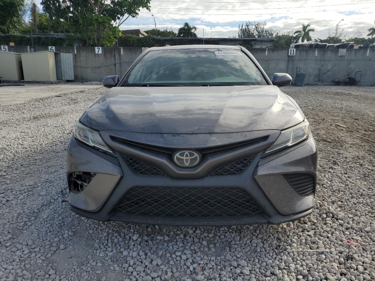 VIN 4T1B11HK7JU117503 2018 TOYOTA CAMRY no.5