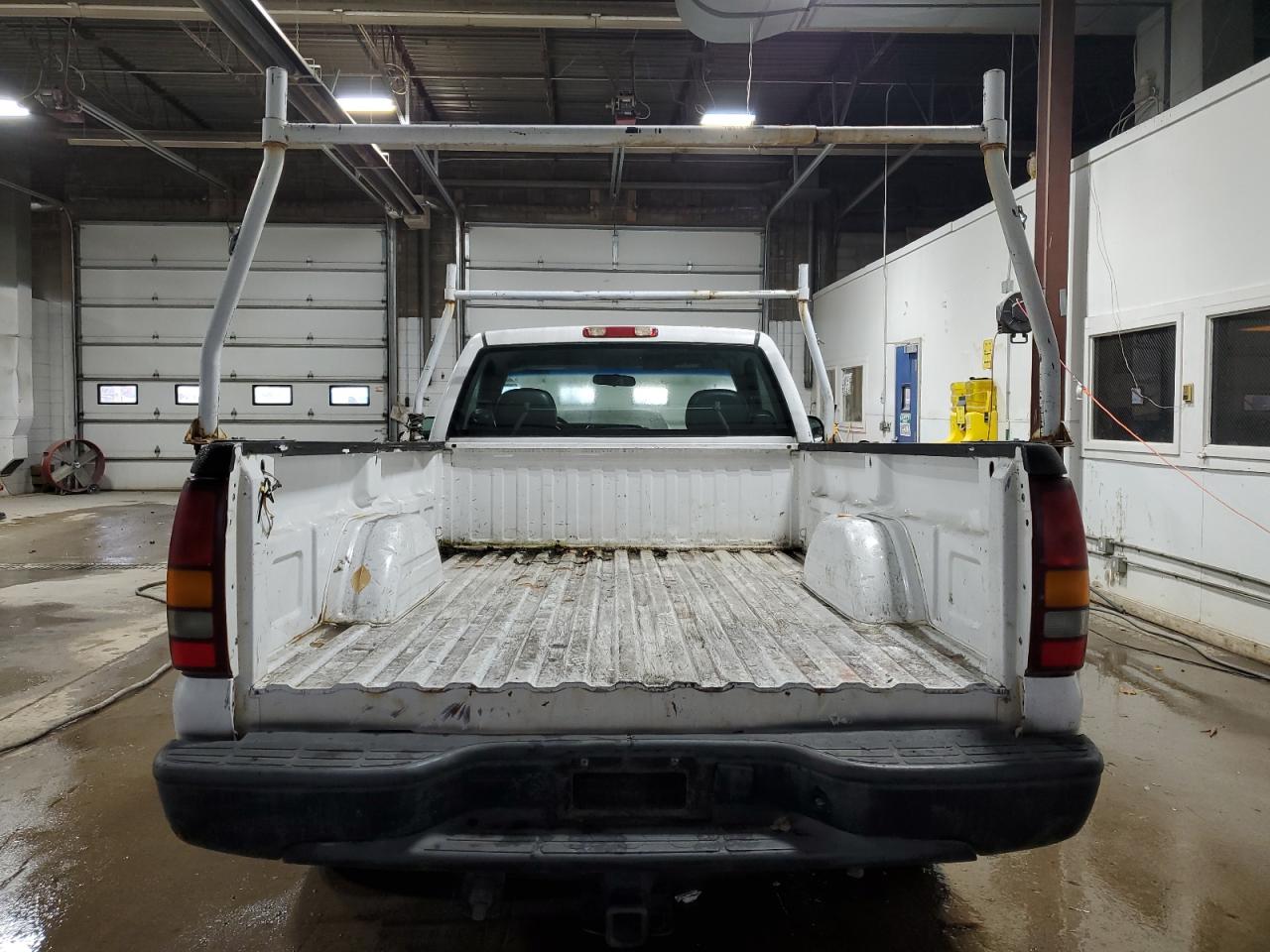 2000 Chevrolet Silverado - Image 6