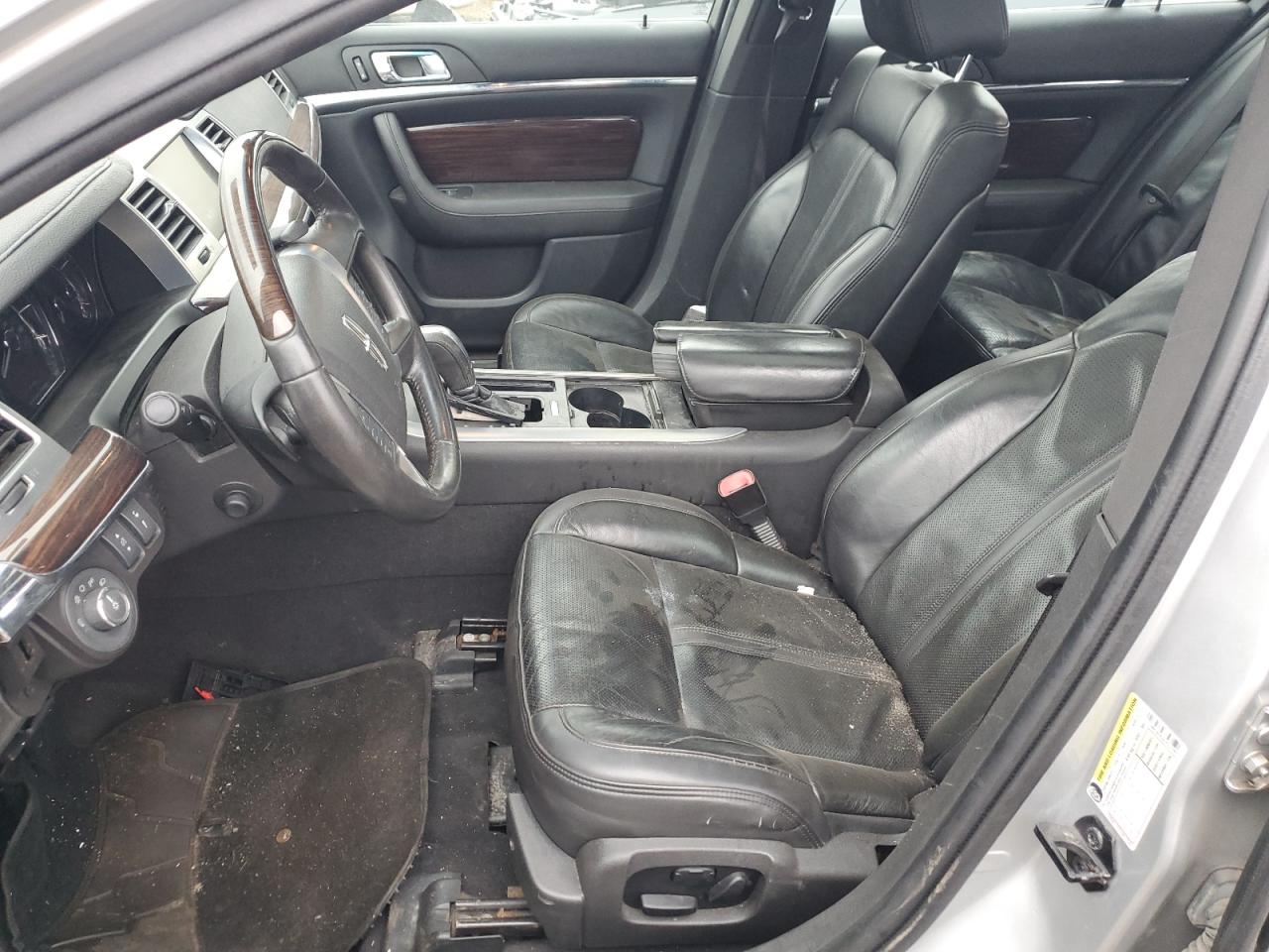 2010 Lincoln MKS - Image 7