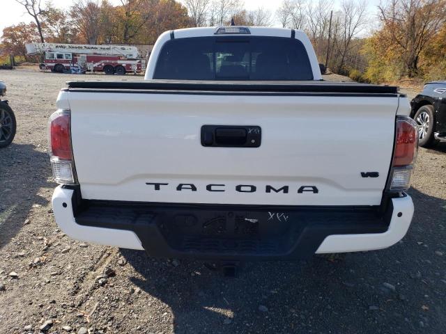  TOYOTA TACOMA 2023 Белый