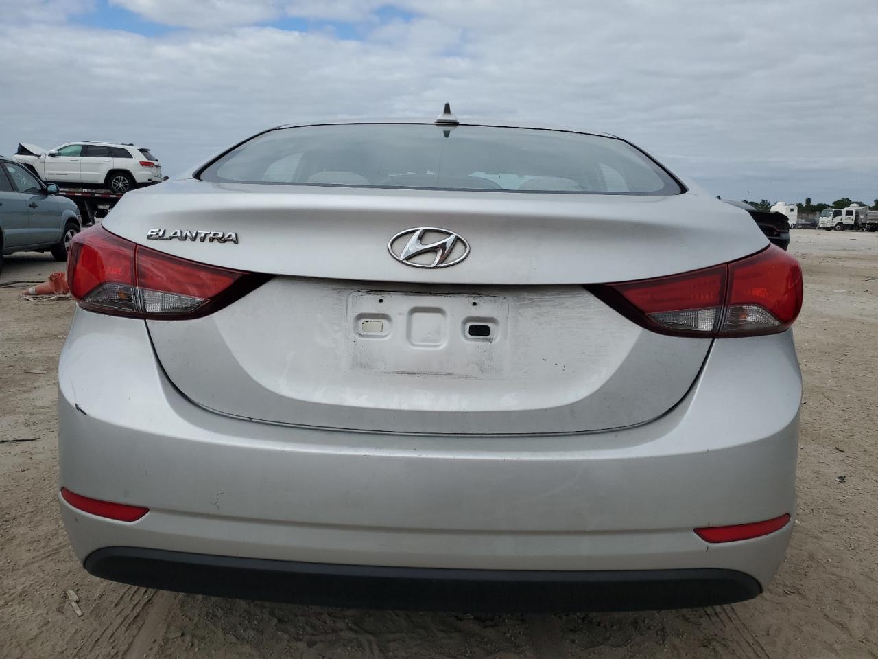 2016 Hyundai Elantra Se VIN: 5NPDH4AE9GH794750 Lot: 80701394