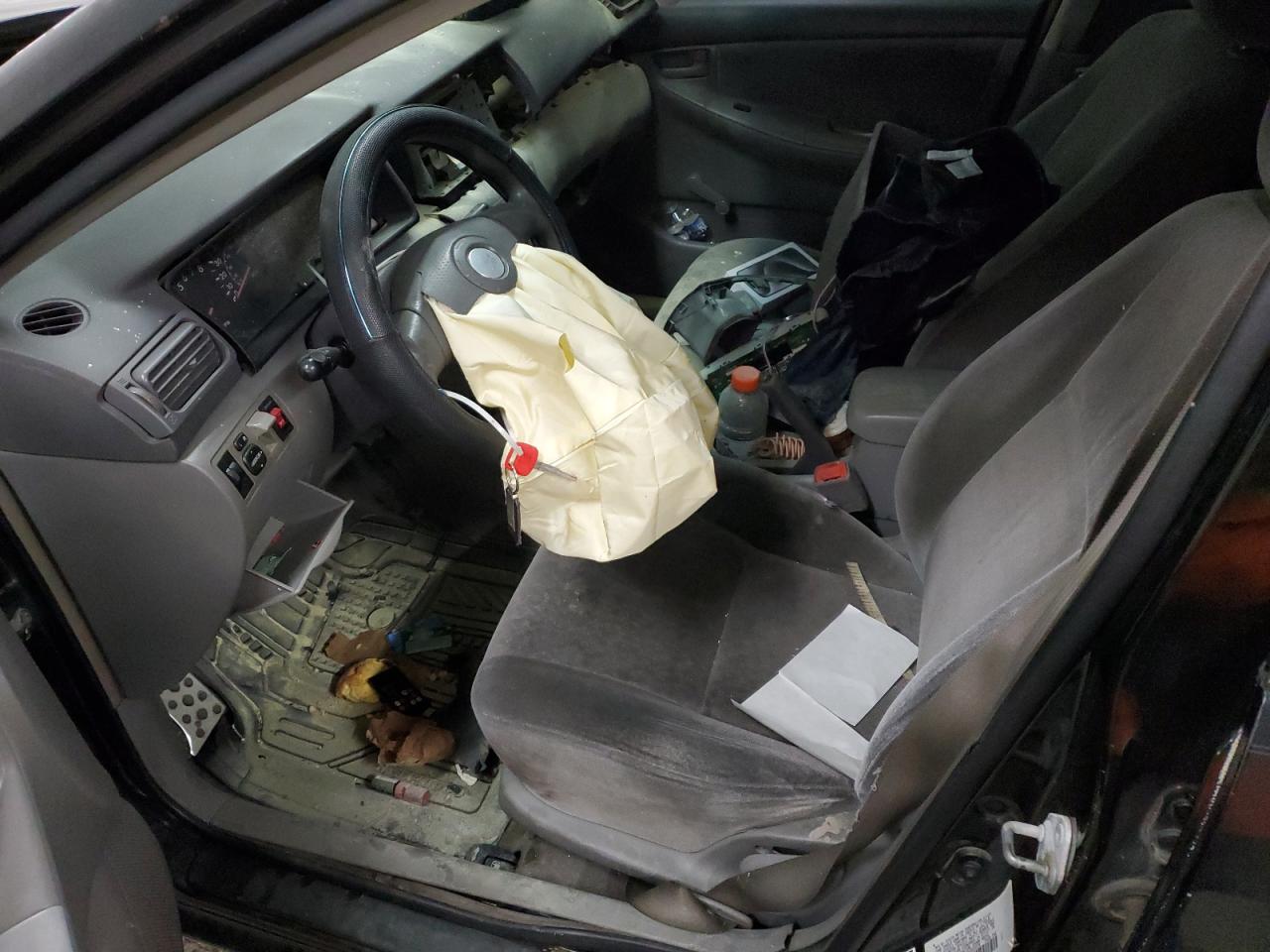 2004 Toyota Corolla - Image 7