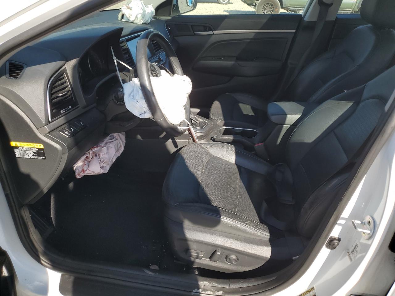 2017 Hyundai Elantra - Image 7