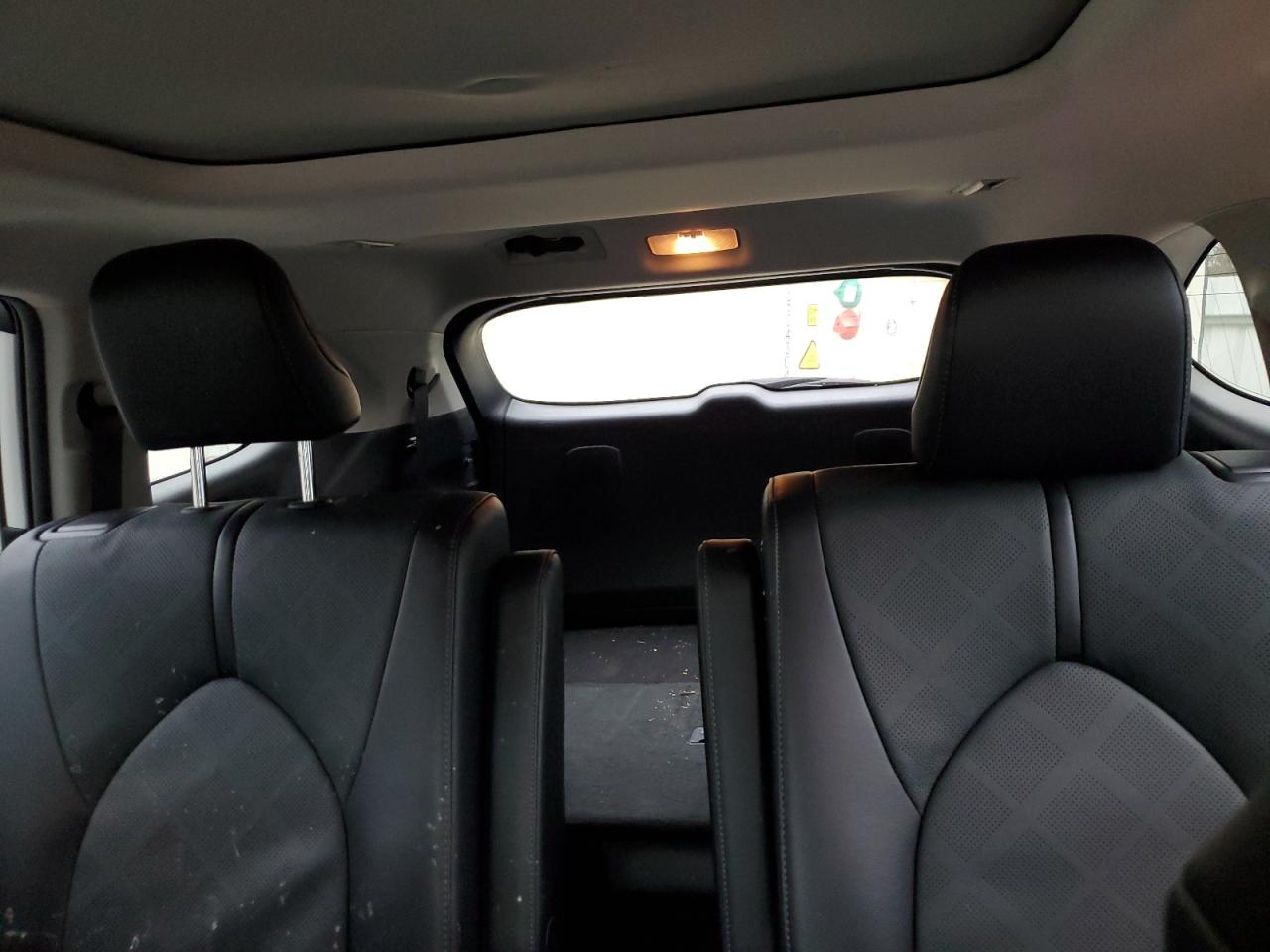 2022 Toyota Highlander - Image 10