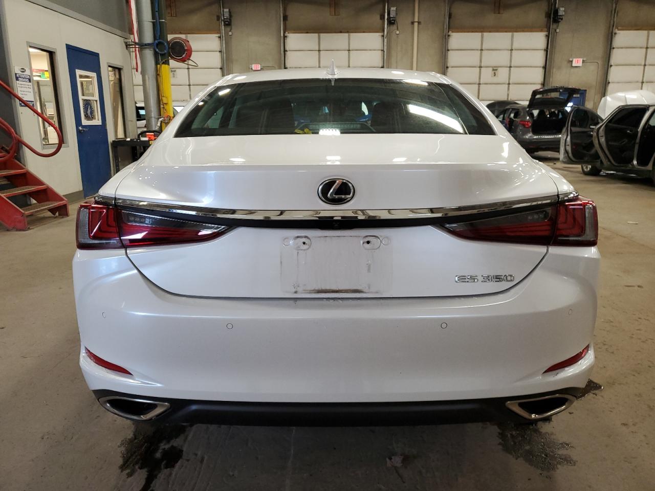 2019 Lexus ES - Image 6