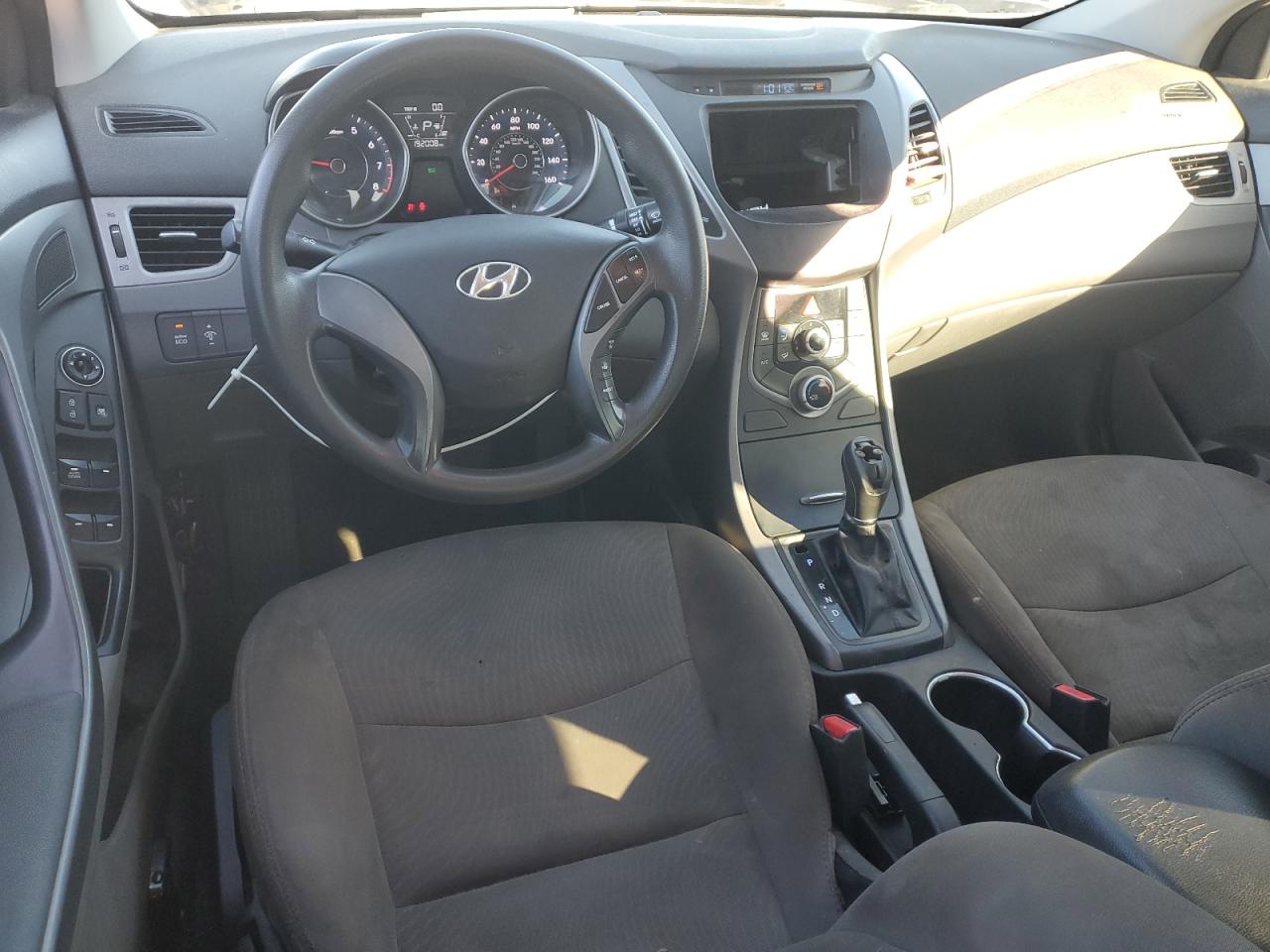 2015 Hyundai Elantra - Image 8