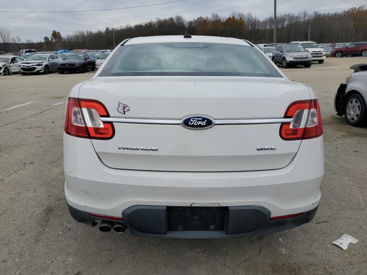 2011 Ford Taurus - Image 6