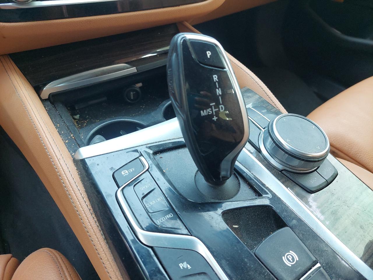 WBAJR3A03KWW00843 - 2019 Bmw 5 SERIES - #undefined