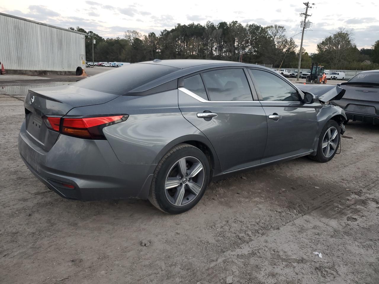 2019 Nissan Altima - Image 3