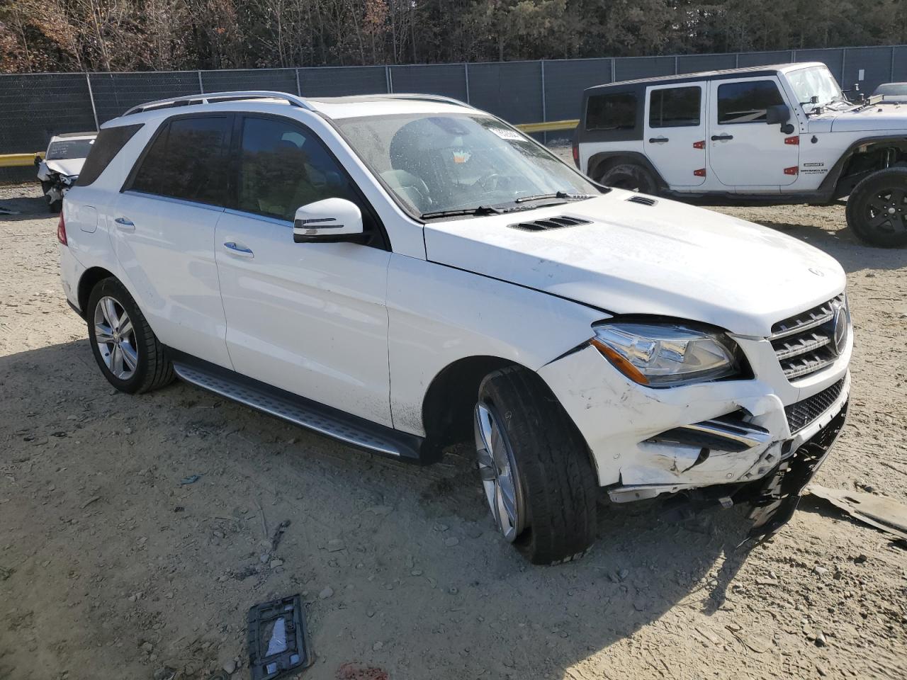 VIN 4JGDA0EB4FA486576 2015 MERCEDES-BENZ M-CLASS no.4