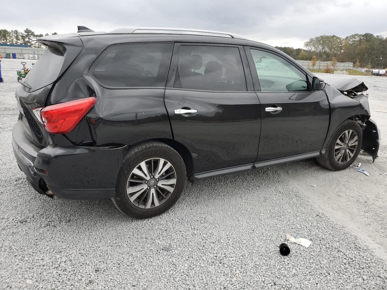 2019 Nissan Pathfinder - Image 3