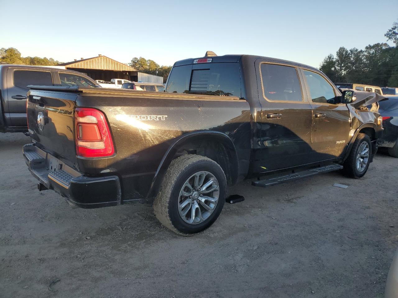 2020 RAM 1500 - Image 3