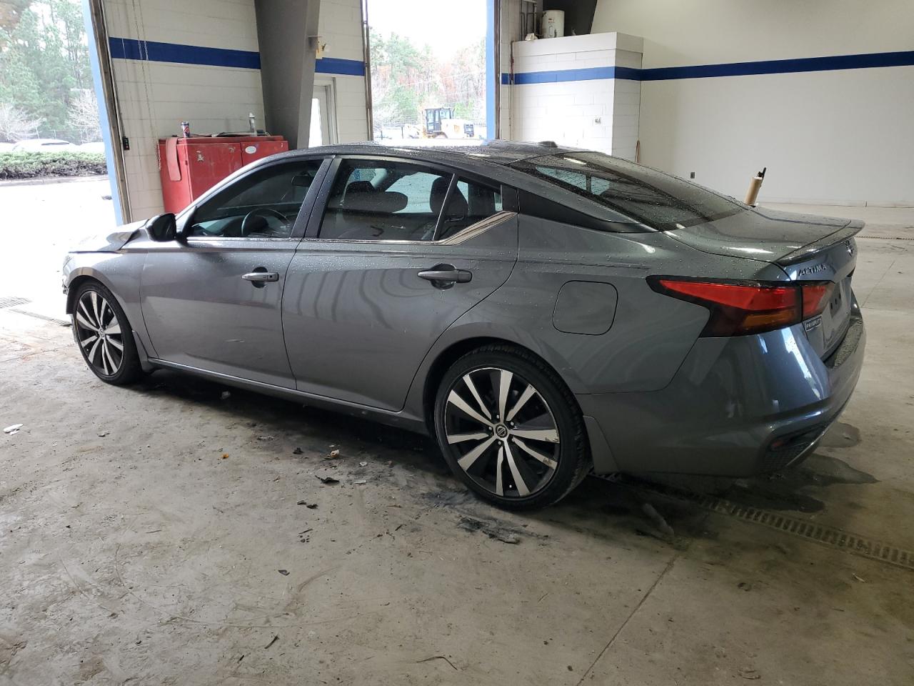 2019 Nissan Altima - Image 2