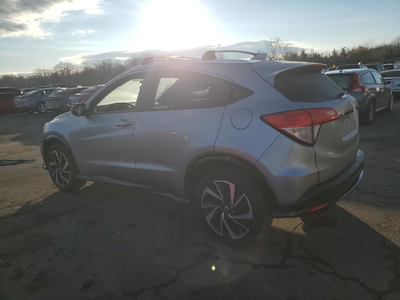 VIN 3CZRU6H14KG703332 2019 HONDA HR-V no.2