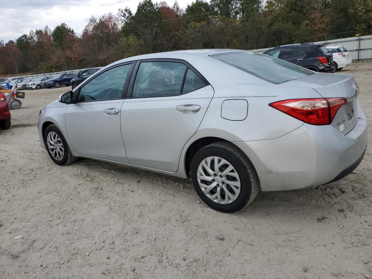 2T1BURHEXHC813817 2017 TOYOTA COROLLA - Image 2