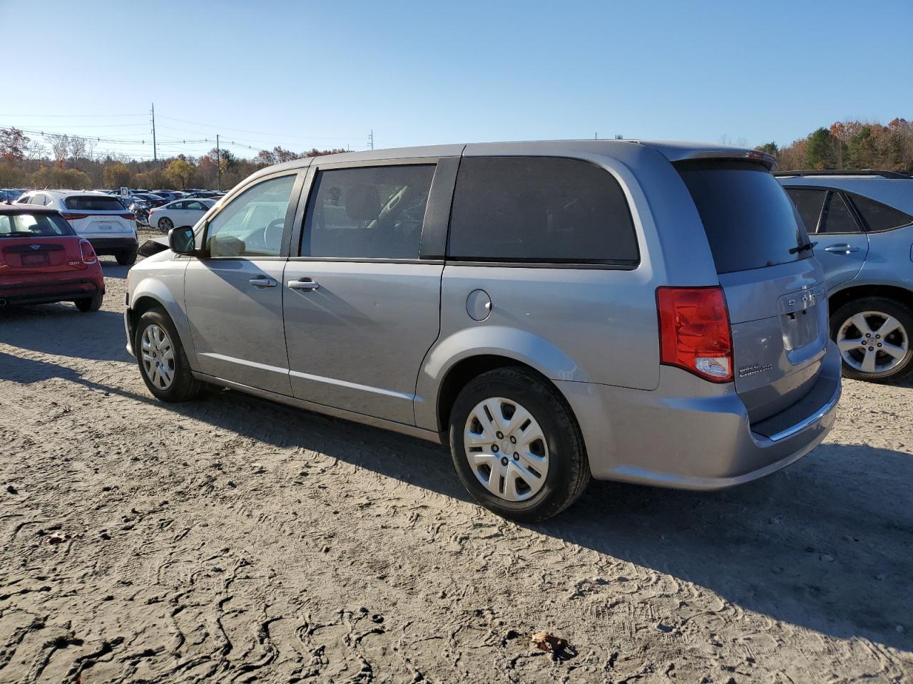 2018 Dodge Caravan - Image 2