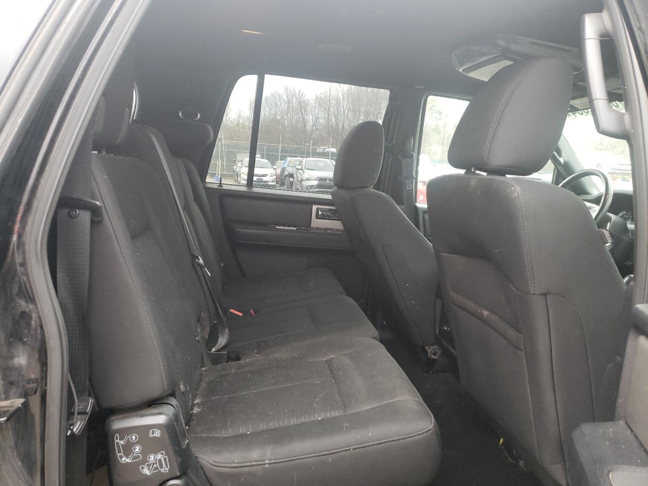 2017 Ford Expedition - Image 11